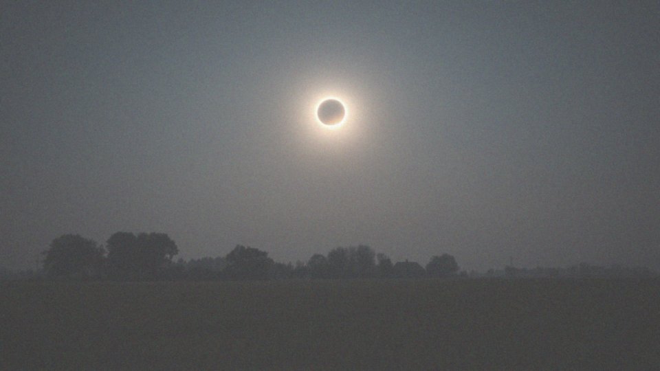 Co to są zjawiska astronomiczne i jakie inne zjawiska można zobaczyć podczas zaćmienia Słońca?