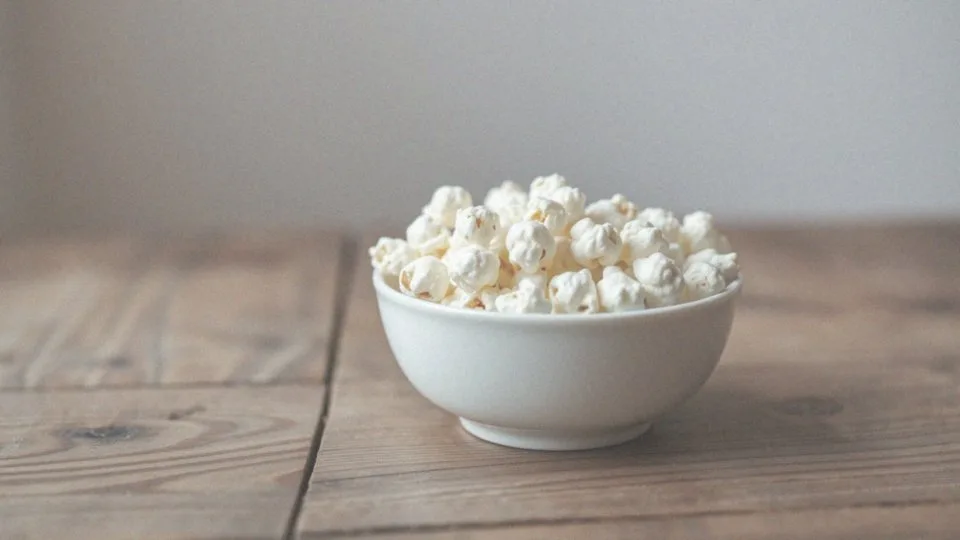 Ile kalorii ma popcorn solony?